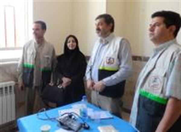 حضور سرپرست شبکه و مسئول کانون بسیج جامعه پزشکی در بیمارستان صحرایی ثلاث باباجانی