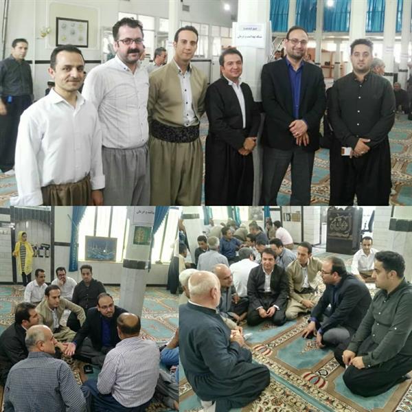 میزخدمت با حضور مسئولین و همکارانشان در مسجد جامع روانسر برگزار گردید .